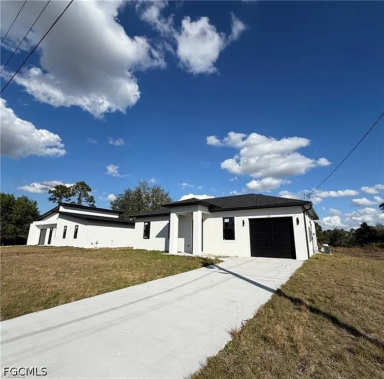 3 bed, 3.0 bath, 1057 sqft, $1,800 — Photo 3
