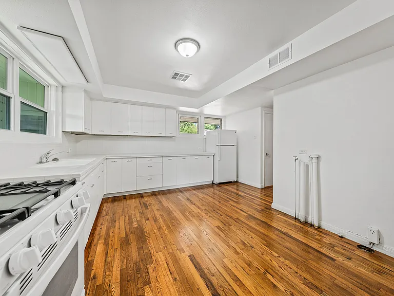 32300 Proctor Ave — Photo 41