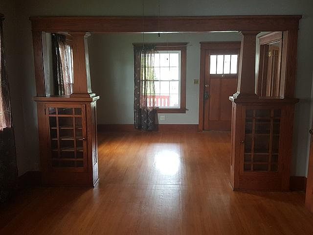 1st image of 918 New Hampshire St