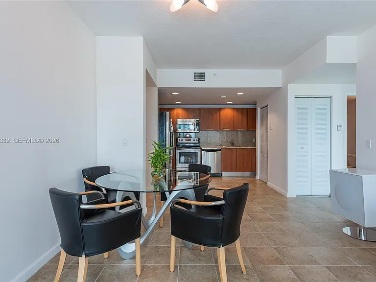 2021 SW 3rd Ave #707 — Photo 12