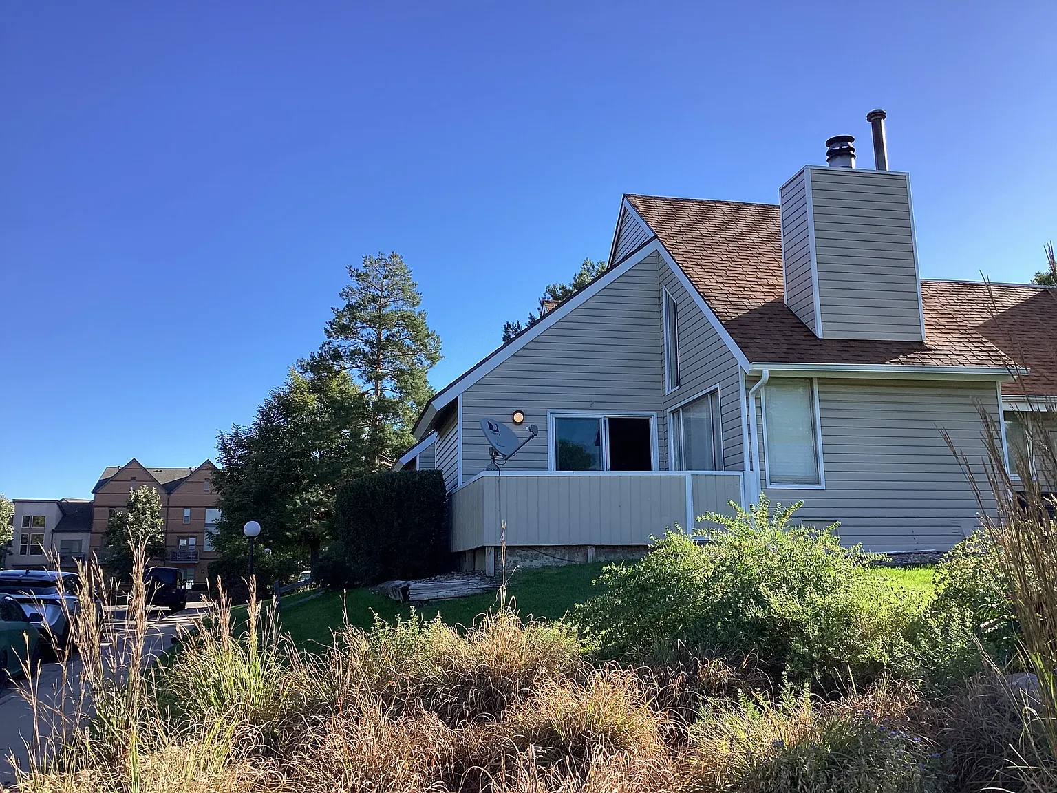 2 bed, 1091 sqft, $2,100 — Photo 1