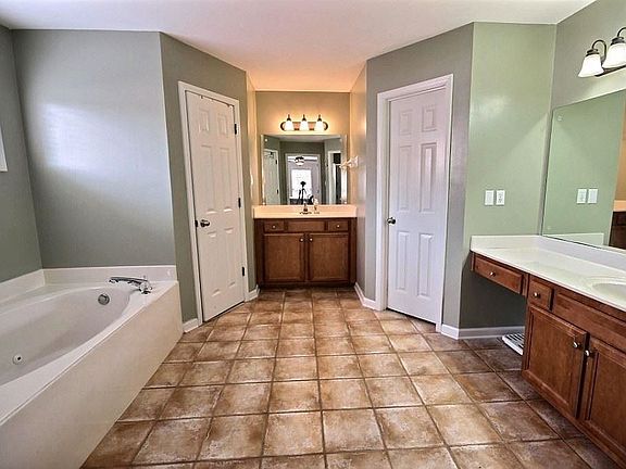 3rd image of 4760 Denali Park Dr