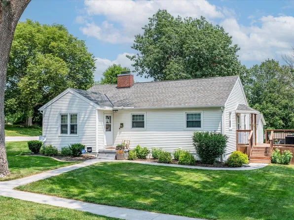 610 3rd St, Neola, IA 51559