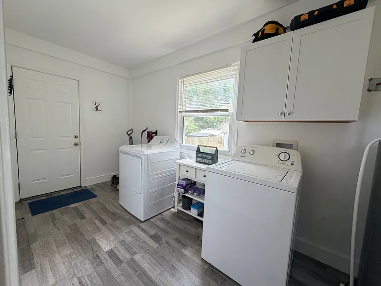 2413 Irisdale Ave — Photo 12