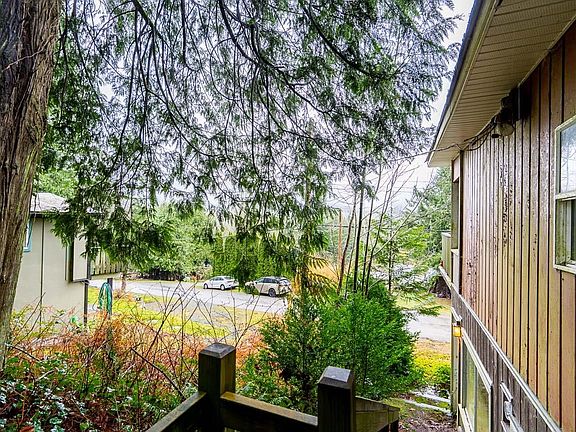 3rd image of 44240 Bayview Rd