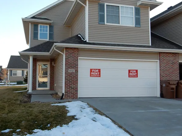 8521 Dunrovin Rd, Lincoln, NE 68526