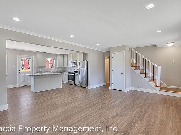 2nd image of 3320 Lawn Ave