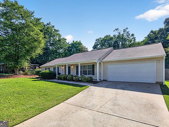 5th image of 35 Sunnybrook Dr