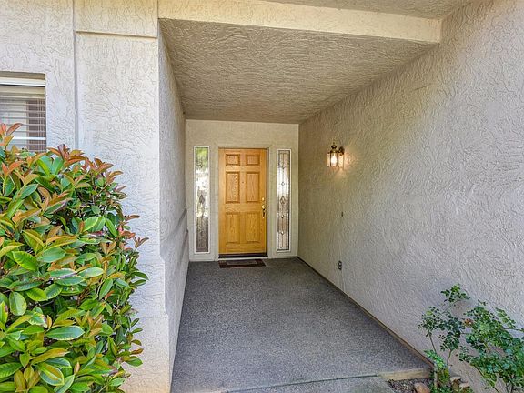 5th image of 9537 Soaring Oaks Dr