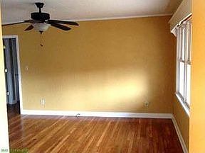 5th image of 833 Meadowood Dr NE