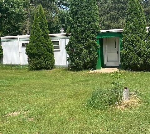 2nd image of 2930 Saint Anns Ave