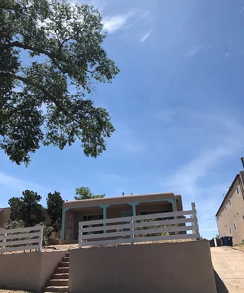 Updated 2 bd / 2 ba Apt. w/ Garage Near UNM / CNM — Photo 22