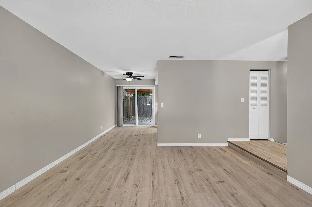2 bed, 895 sqft, $1,850 — Photo 3