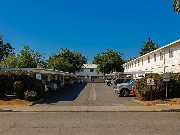 Melton Drive Apartments — Photo 9