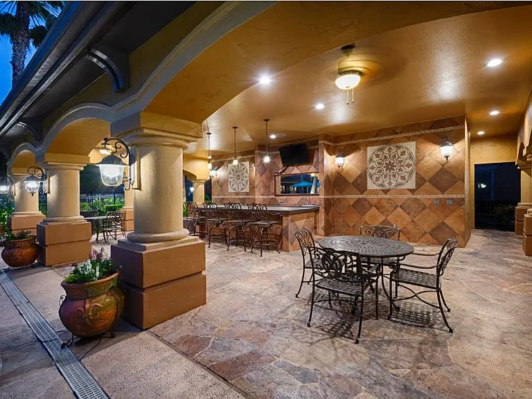 Estancia Outdoor Patio Area