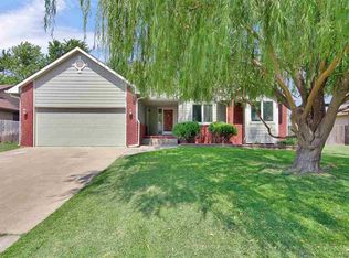 642 E High Plains Cir, Maize, KS 67101