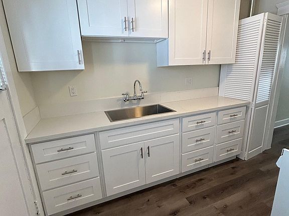2nd image of 228 21st St