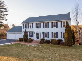 11 Hearthstone Dr, Simsbury, CT 06070