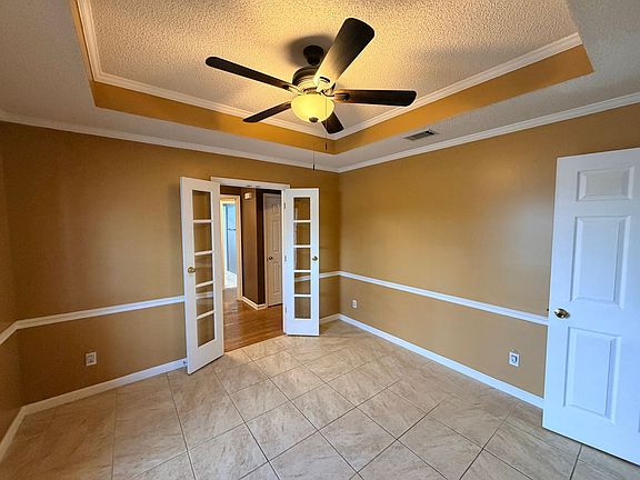 5th image of 3919 Stratford Cir