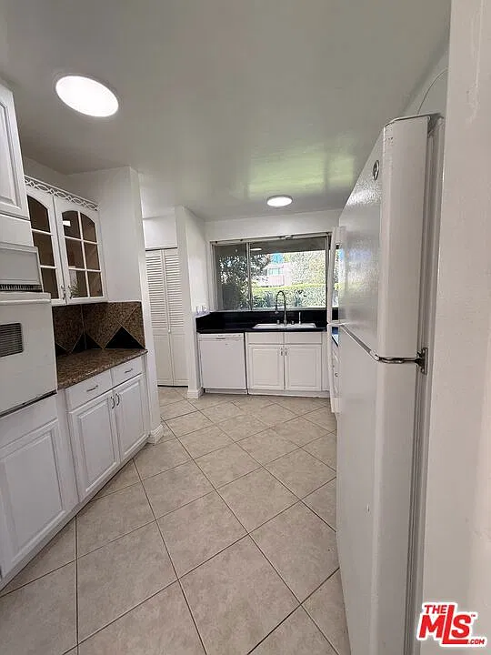 3 bed, 2.5 bath, 1485 sqft, $3,900 — Photo 3