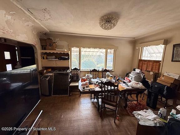 4th image of 1149 Bennett St