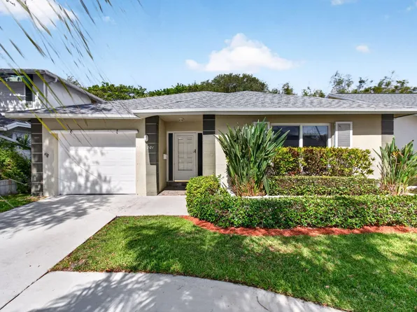 201 Del Rio Boulevard, Boca Raton, FL 33432