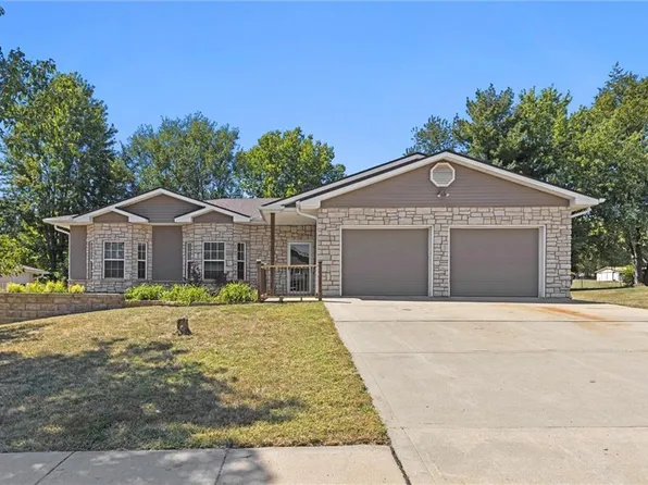 1610 Sunset Dr, Kearney, MO 64060