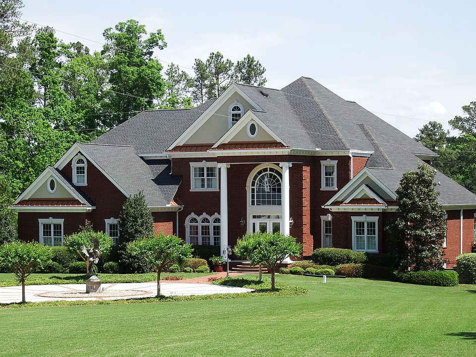 9,000 Sq Ft Luxury Lake Home