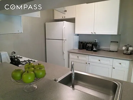 Rented by Compass | media 60