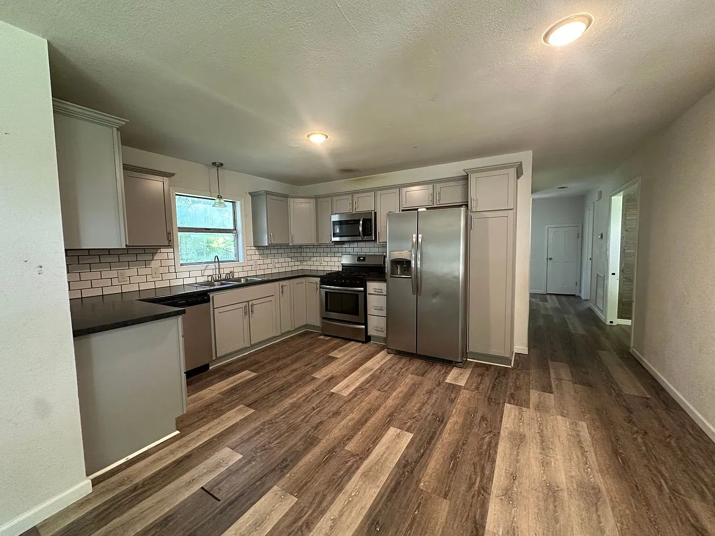 Welcome to your dream home in the heart of Russellville, AR. — Photo 4