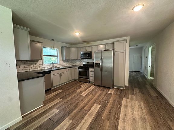 4th image of 2910 W 2nd Dr