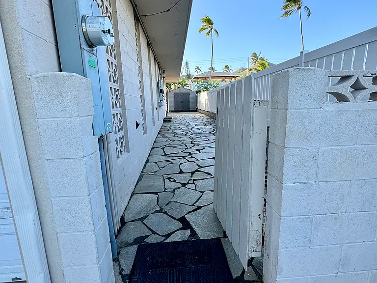 Mokapu Blvd — Photo 13