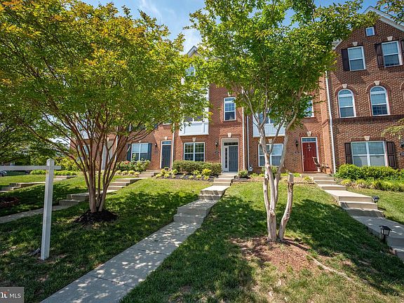 3rd image of 43210 Loudoun Reserve Dr