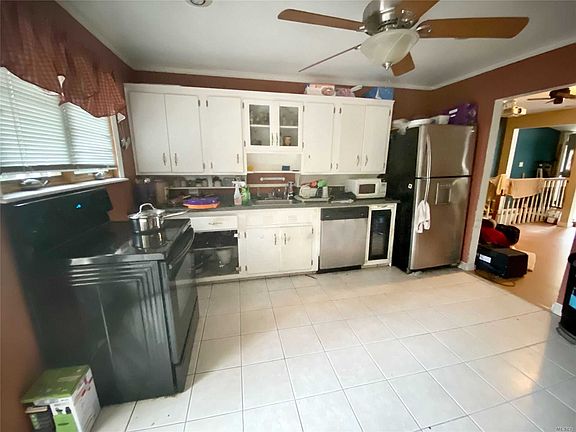 5th image of 24 Oak St