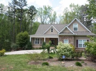 207 Lakeview Ct, Lagrange, GA 30240