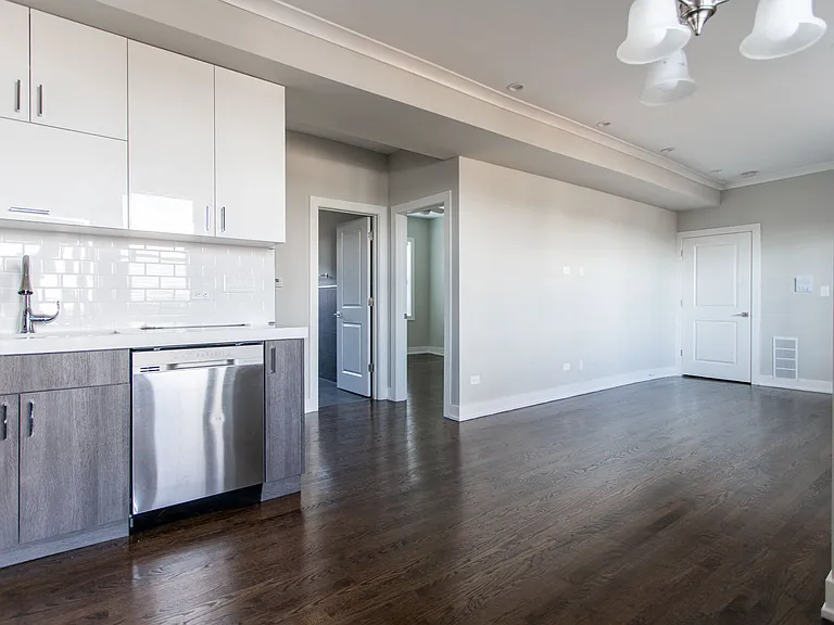 3R - Kitchen & Living Area