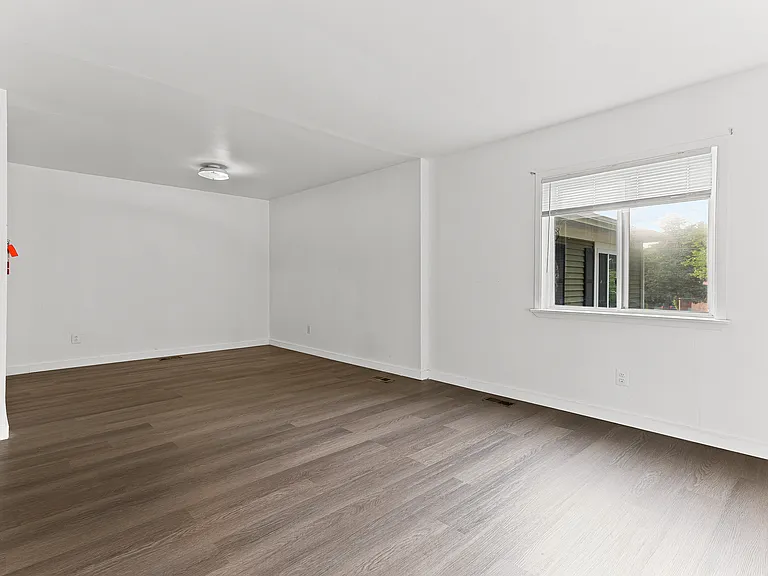 221 N Normal St — Photo 2