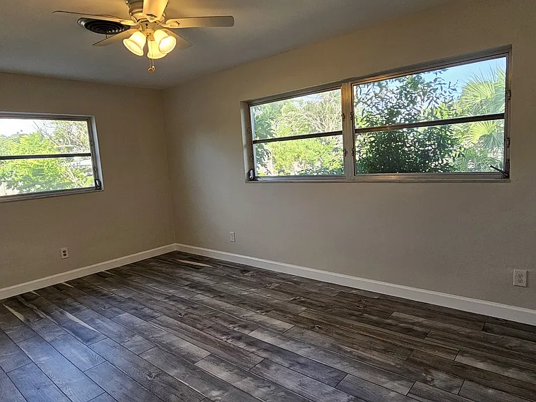 1329 Fairfield Dr — Photo 26