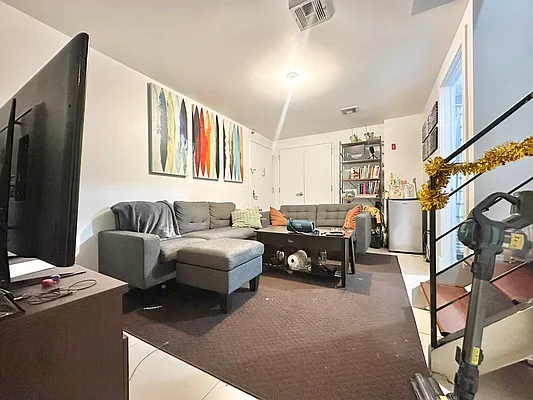 Rented by Doorway NYC, LLC | media 18