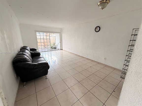 2nd image of 941 NE 169th St APT 120