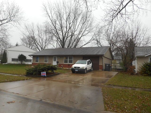 2nd image of 711 Sumac Dr