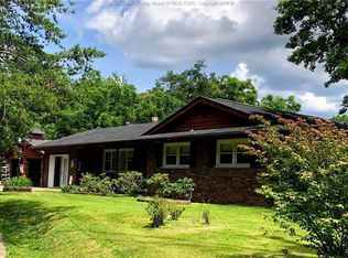 1928 Clearview Hts, Charleston, WV