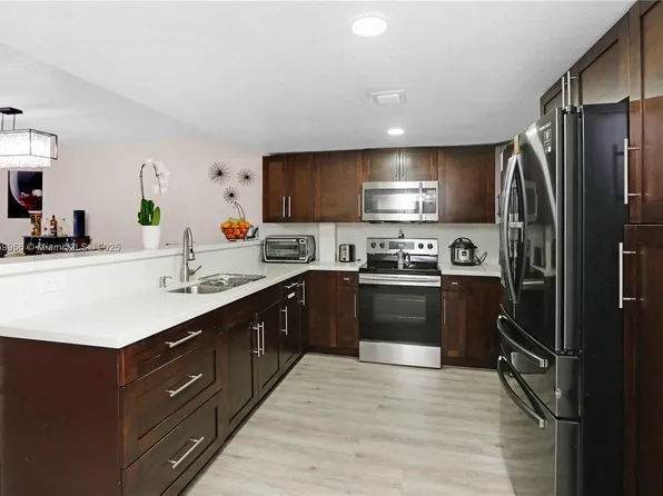 10852 N Kendall Dr APT 317, Miami, FL 33176