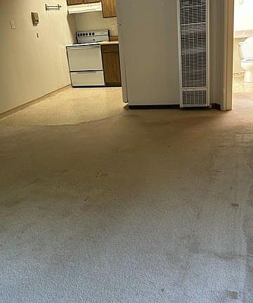4th image of 320 Monterey Blvd