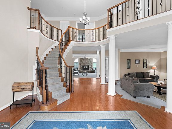 3rd image of 42245 Fording Branch Ct