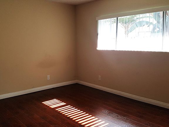 5th image of 11922 Burbank Blvd APT 3