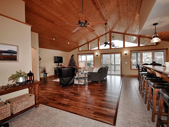 2nd image of 171 Foxtrail Dr