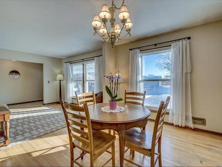 1116 Woodhill Dr — Photo 9