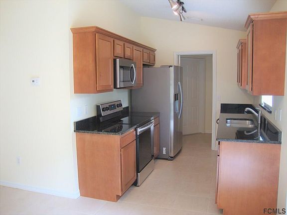 5th image of 92 Pine Circle Dr