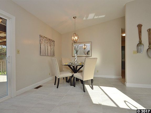 4th image of 22555 Mossy Rock Dr